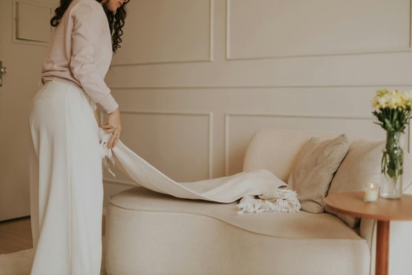 How can you prepare a classic beef Wellington at home?